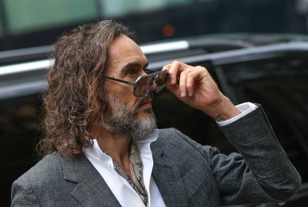 Russell Brand attends preliminary hearing on rape and sexual assault charges LONDON, UNITED KINGDOM - OCTOBER 12: Russell Brand, accompanied by his wife Laura Brand (not seen), arrives at Southwark Crown Court in London, United Kingdom, for a preliminary hearing over rape and sexual assault charges against him, on October 12, 2026. Zeynep Demir Anadolu London United Kingdom. Editorial use only. Please get in touch for any other usage.  Copyright: x2026xAnadoluxZeynepxDemirx