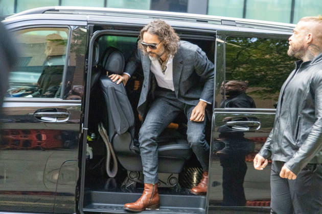 October 12, 2026, London, England, United Kingdom: RUSSELL BRAND arrives at Southwark Crown Court, where he is facing three charges of rape, indecent assault, and three counts of sexual assault, relating to six women. London United Kingdom - ZUMAs262 20261012_zip_s262_016 Copyright: xTayfunxSalcix