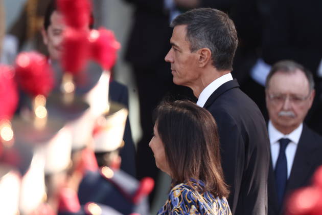 October 12 Parade for Hispanic Heritage Day Prime Minister Pedro Sánchez, and Defense Minister Margarita Robles during the solemn ceremony honoring the national flag and the military parade for October 12, Hispanic Heritage Day, in Plaza de Cánovas del Castillo, on October 12, 2026, in Madrid, Spain. The ceremonies begin with the raising of the flag and are followed by a tribute to those who gave their lives for the country. Subsequently, the military air and ground parades begin. Approximately 4,400 members of the Armed Forces, the security forces, and various civilian public institutions are participating this year in the parade presided over by the King and Queen. The aerial parade featured 50 fighter, training, and transport aircraft, Copyright: xEduardoxParrax 7840591