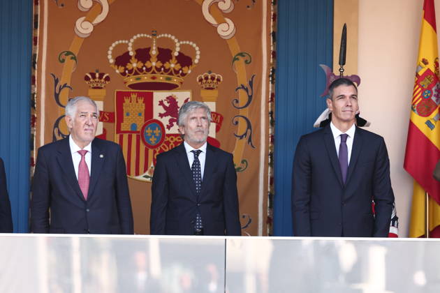 October 12 Parade for Hispanic Heritage Day I D The president of the Constitutional Court, Cándido Conde Pumpido; the Minister of the Interior, Fernando Grande Marlaska; and Prime Minister Pedro Sánchez, during the solemn ceremony honoring the national flag and the military parade for October 12, Hispanic Heritage Day, in the Plaza de Cánovas del Castillo, on October 12, 2026, in Madrid, Spain. The ceremonies begin with the raising of the flag and are followed by a tribute to those who gave their lives for the country. Subsequently, the military air and ground parades begin. Approximately 4,400 members of the Armed Forces, the security forces, and various civilian public institutions are participating this year in the parade presided over Copyright: xEduardoxParrax 7840604