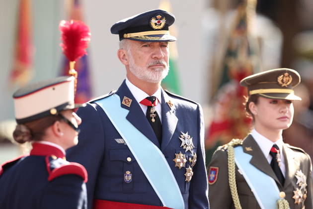 October 12 Parade for Hispanic Heritage Day King Felipe VI and Princess Leonor during the solemn ceremony honoring the national flag and the military parade on October 12, Hispanic Heritage Day, in the Plaza de Cánovas del Castillo, on October 12, 2026, in Madrid, Spain. The events begin with the raising of the flag and are followed by a tribute to those who gave their lives for the country. Subsequently, the military air and ground parades begin. Approximately 4,400 members of the Armed Forces, the security forces, and various civilian public institutions are participating this year in the parade presided over by the King and Queen. The aerial parade featured 50 fighter, training, and transport aircraft, as well as around 30 helicopters. Copyright: xEduardoxParrax 7840613