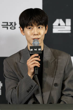 ˜Paradise Lost™ director, cast attend press conference in Seoul South Korean actor Bae Hyun-sung speaks during a media press conference for the movie Paradise Lost in Seoul, South Korea, on October 12, 2026. The psychological thriller film follows a mother who copes with loss through an AI version of her missing son, only to face confusion and tension when her real son mysteriously reappears after nine years. Seoul South Korea  Copyright: xMatrixxImagesx xJungxUi-Chelx