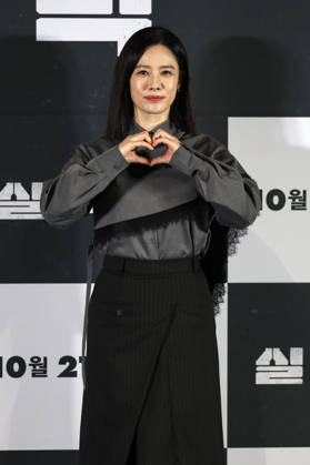 ˜Paradise Lost™ director, cast attend press conference in Seoul South Korean actor Kim Hyun-joo poses for photos during a media press conference for the movie Paradise Lost in Seoul, South Korea, on October 12, 2026. The psychological thriller film follows a mother who copes with loss through an AI version of her missing son, only to face confusion and tension when her real son mysteriously reappears after nine years. Seoul South Korea  Copyright: xMatrixxImagesx xJungxUi-Chelx