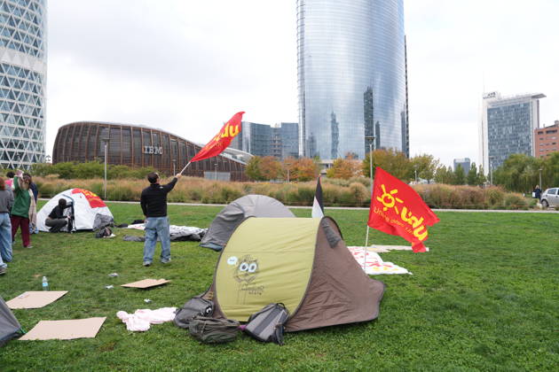 RECORD DATE NOT STATED IPA89591443 - Milan, October 12, 2026: Tents at the Biblioteca degli Alberi: University students from the Unione degli Universitari (UDU) are camping out to protest the high cost of living and skyrocketing rents Copyright: xx xDuilioxPiaggesix IPA89591443.jpeg
