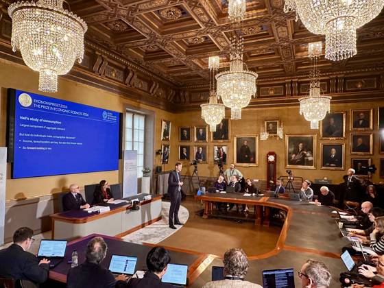 US economists Hall and Woodford win 2026 Nobel Prize for Economics STOCKHOLM, SWEDEN - OCTOBER 12: Officials announce the winners of the 2026 Nobel Prize in Economic Sciences during a press conference at the Royal Swedish Academy of Sciences in Stockholm, Sweden, on October 12, 2026. US economists Robert E. Hall and Michael Woodford are awarded the prize for their work on the microeconomic foundations of macroeconomic stabilisation . Atila Altuntas Anadolu Stockholm Sweden. Editorial use only. Please get in touch for any other usage.  Copyright: x2026xAnadoluxAtilaxAltuntasx