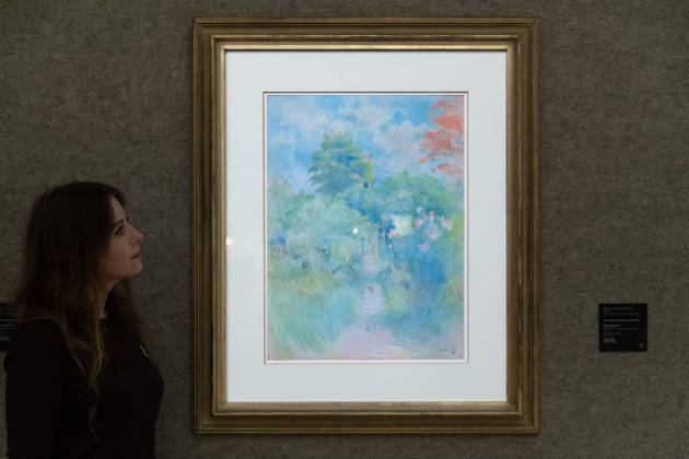 Bonhams 20th 21st Century Art Day Evening Sales Highlights Photocall - Bonhams, London, UK - 12 October, 2026 A staff member views L Allà e du Jardin à Mà zy by Berthe Morisot (est. £120k - £180k) as part of Bonhams 20th 21st Century Art Day Evening Sales which is to go on auction from 15th - 16th October 2026 at Bonhams in London, England, UK on Monday 12 October, 2026., Credit:Justin Ng Avalon UK, England, London, Bonhams Copyright: xJustinxNgx xAvalonx 1142586611