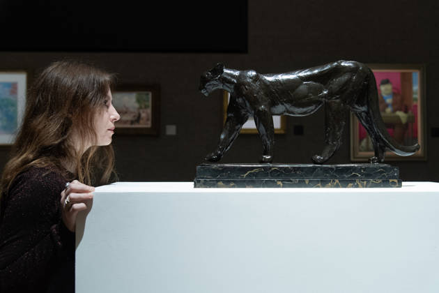 Bonhams 20th 21st Century Art Day Evening Sales Highlights Photocall - Bonhams, London, UK - 12 October, 2026 A staff member views Ka 4 by Rembrandt Bugatti (est. £220k - £320k) as part of Bonhams 20th 21st Century Art Day Evening Sales which is to go on auction from 15th - 16th October 2026 at Bonhams in London, England, UK on Monday 12 October, 2026., Credit:Justin Ng Avalon UK, England, London, Bonhams Copyright: xJustinxNgx xAvalonx 1142586637