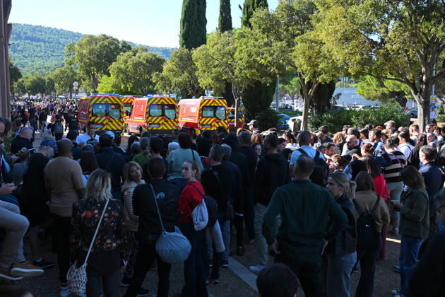 NEWS : Le principal d un college et une professeure blessÃ s par balle par un tir de fusil de chasse Ã Aubagne NEWS : Le principal du college Lakanal Ã Aubagne et une professeure blessÃ s par balle par un tir de fusil de chasse, le 12 octobre 2026. AubagneFrance  Copyright: xWilliamxCannarellax