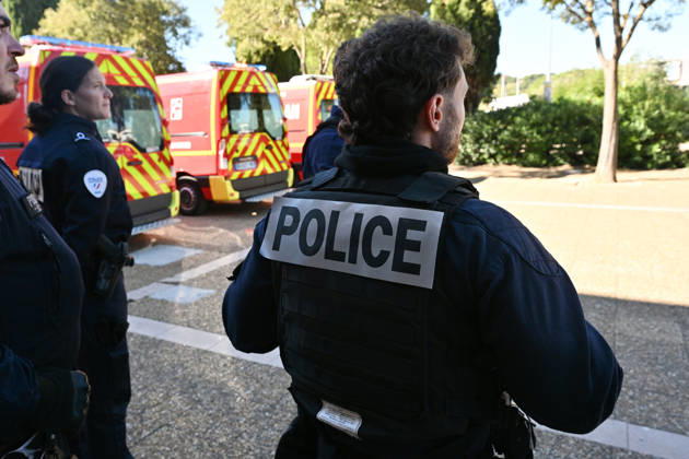 NEWS : Le principal d un college et une professeure blessÃ s par balle par un tir de fusil de chasse Ã Aubagne NEWS : Le principal du college Lakanal Ã Aubagne et une professeure blessÃ s par balle par un tir de fusil de chasse, le 12 octobre 2026. AubagneFrance  Copyright: xWilliamxCannarellax