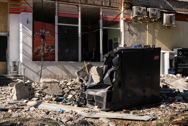 Drone attack hits residential building in Ukraine s Kharkiv, injuring 13 KHARKIV, UKRAINE - OCTOBER 12: A view of a heavy damage following a drone attack that injured 13 people in Kharkiv, Ukraine, on October 12, 2026. Firefighters, police officers and rescue teams were dispatched to the scene to assist affected residents. Carlo Bravo Anadolu Kharkiv Ukraine. Editorial use only. Please get in touch for any other usage.  Copyright: x2026xAnadoluxCarloxBravox