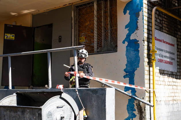 Russian drone attack hits residential building in Ukraine s Kharkiv, injuring 13 KHARKIV, UKRAINE - OCTOBER 12: Emergency responders work at the site of a drone attack that struck a residential building, injuring 13 people, in Kharkiv, Ukraine, on October 12, 2026. Firefighters, police officers and rescue teams arrive at the scene to assist residents following the attack. Carlo Bravo Anadolu Kharkiv Ukraine. Editorial use only. Please get in touch for any other usage.  Copyright: x2026xAnadoluxCarloxBravox
