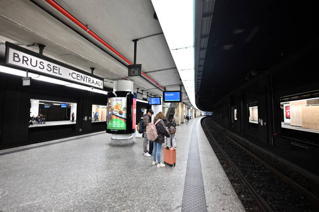 Public sector workers go on strike in Belgium BRUSSELS, BELGIUM - OCTOBER 12: Passengers wait for trains with their suitcases at the Brussels Central Station as public sector workers go on strike to protest the government s budget and austerity policies in Brussels, Belgium, on October 12, 2026. The strike disrupts railway services across the country and causes interruptions to public transportation. Dursun Aydemir Anadolu Brussels Belgium. Editorial use only. Please get in touch for any other usage.  Copyright: x2026xAnadoluxDursunxAydemirx