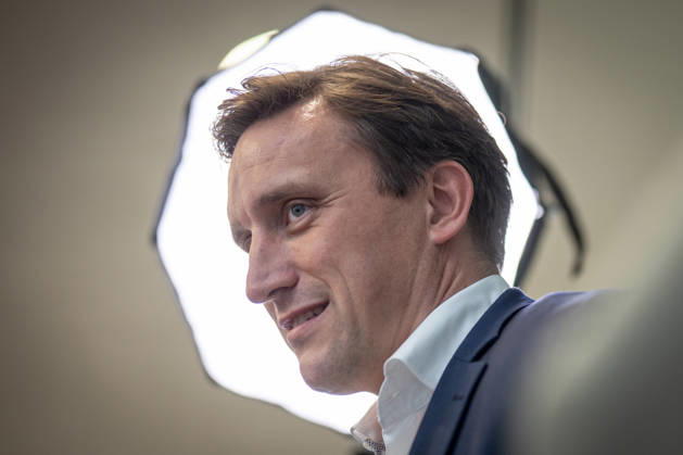 Sebastian Lechner, Landesvorsitzender CDU Niedersachsen, im Gespräch mit Journalisten im Konrad-Adenauer-Haus am Rande der Präsidiumsklausur;Präsidiumsklausurtagung der CDU Deutschlands in Berlin, Oktober 2026, Berlin Berlin Deutschland Konrad-Adenauer-Haus