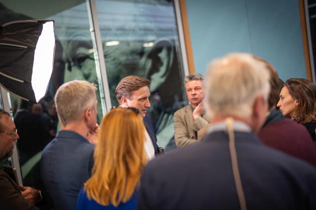 Sebastian Lechner, Landesvorsitzender CDU Niedersachsen, im Gespräch mit Journalisten im Konrad-Adenauer-Haus am Rande der Präsidiumsklausur;Präsidiumsklausurtagung der CDU Deutschlands in Berlin, Oktober 2026, Berlin Berlin Deutschland Konrad-Adenauer-Haus