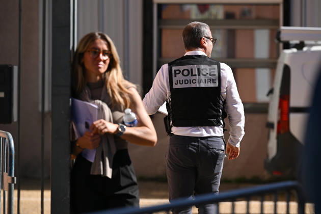 NEWS : Le principal d un college et une professeure blessÃ s par balle par un tir de fusil de chasse Ã Aubagne Le principal du college Lakanal Ã Aubagne et une professeure blessÃ s par balle par un tir de fusil de chasse, le 12 octobre 2026. AubagneFrance  Copyright: xWilliamxCannarellax