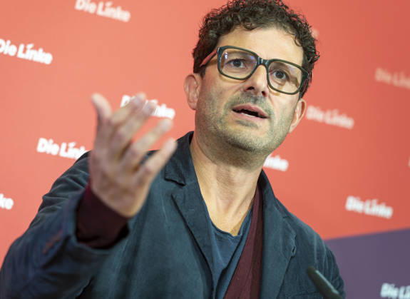 Luigi Pantisano EUR, Deutschland, Berlin, 12.10.2026: Pressekonferenz von Luigi Pantisano Vorsitzender der Partei Die Linke im Karl-Liebknecht-Haus zu aktuellen Themen.
