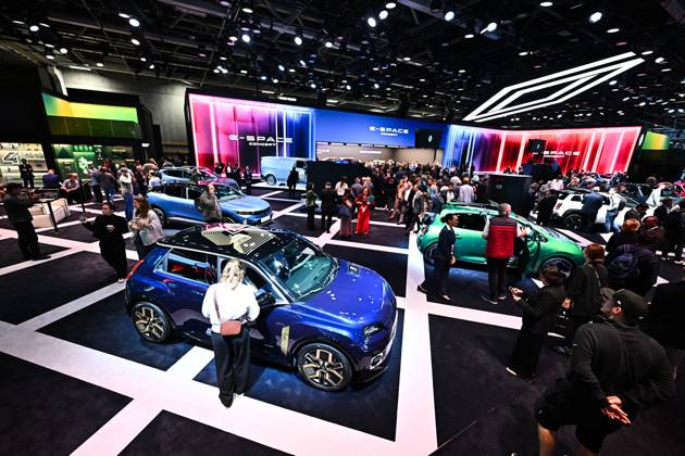 2026 PARIS MOTOR SHOW PHOTOPQR OUEST FRANCE Franck Dubray Paris, October 12, 2026 Paris Motor Show, Porte de Versailles, Paris Renault Booth Photo by Franck Dubray, October 12, 2026 Paris Motor Show, Paris, France  Copyright: xPHOTOPQR OUESTxFRANCE MAXPPPxFranckxDubrayx 20261012OFR0381 20261012OFR0381