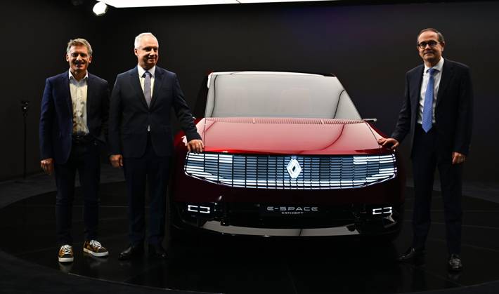 2026 PARIS MOTOR SHOW PHOTOPQR OUEST FRANCE Franck Dubray Paris, Oct. 12, 2026 Paris Motor Show, Porte de Versailles, Paris Renault E-Space Booth François Provost Photo by Franck Dubray Oct. 12, 2026 Paris Motor Show, Paris, France  Copyright: xPHOTOPQR OUESTxFRANCE MAXPPPxFranckxDubrayx 20261012OFR0383 20261012OFR0383
