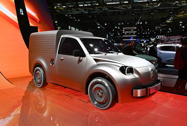 2026 PARIS AUTO SHOW PHOTOPQR OUEST FRANCE Franck Dubray Paris, October 12, 2026 Paris Auto Show at Porte de Versailles, Citroën booth featuring the new 2CV Photo by Franck Dubray, October 12, 2026 Paris Auto Show Paris, France  Copyright: xPHOTOPQR OUESTxFRANCE MAXPPPxFranckxDubrayx 20261012OFR0423 20261012OFR0423