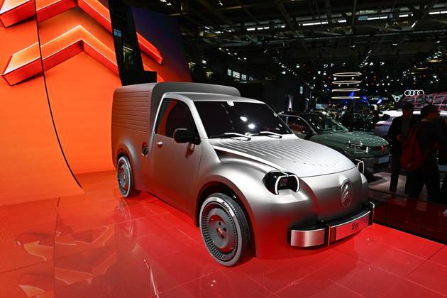 2026 PARIS AUTO SHOW PHOTOPQR OUEST FRANCE Franck Dubray Paris, October 12, 2026 Paris Auto Show at Porte de Versailles, Citroën booth featuring the new 2CV Photo by Franck Dubray, October 12, 2026 Paris Auto Show Paris, France  Copyright: xPHOTOPQR OUESTxFRANCE MAXPPPxFranckxDubrayx 20261012OFR0426 20261012OFR0426
