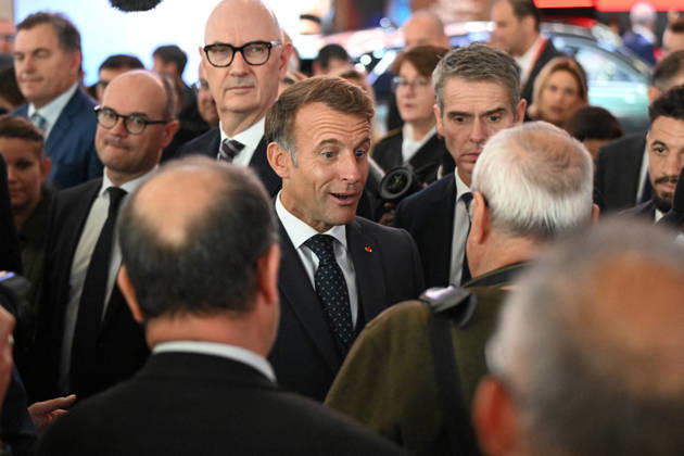 French President Emmanuel Macron, accompanied by Luc Chatel and Roland Lescure, Minister of the Economy, Finance, and Industrial, Energy, and Digital Sovereignty, attends the 2026 Paris Motor Show at Paris Expo · Porte de Versailles in Paris, France, on October 12, 2026. Lionel Urman Bestimage French President Emmanuel Macron at the international Paris Motor Show at the Porte de Versailles in Paris, France, on October 12, 2026. Paris, France Copyright: xLIONELxURMANxx xBESTIMAGExLIONELxURMANxx xBESTIMAGEx