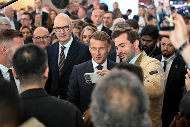 French President Emmanuel Macron, accompanied by Luc Chatel and Roland Lescure, Minister of the Economy, Finance, and Industrial, Energy, and Digital Sovereignty, attends the 2026 Paris Motor Show at Paris Expo · Porte de Versailles in Paris, France, on October 12, 2026. Lionel Urman Bestimage French President Emmanuel Macron at the international Paris Motor Show at the Porte de Versailles in Paris, France, on October 12, 2026. Paris, France Copyright: xLIONELxURMANxx xBESTIMAGExLIONELxURMANxx xBESTIMAGEx