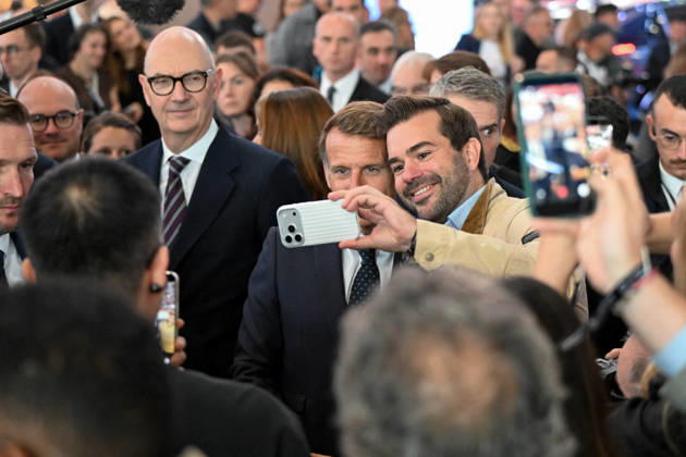 French President Emmanuel Macron, accompanied by Luc Chatel and Roland Lescure, Minister of the Economy, Finance, and Industrial, Energy, and Digital Sovereignty, attends the 2026 Paris Motor Show at Paris Expo · Porte de Versailles in Paris, France, on October 12, 2026. Lionel Urman Bestimage French President Emmanuel Macron at the international Paris Motor Show at the Porte de Versailles in Paris, France, on October 12, 2026. Paris, France Copyright: xLIONELxURMANxx xBESTIMAGExLIONELxURMANxx xBESTIMAGEx