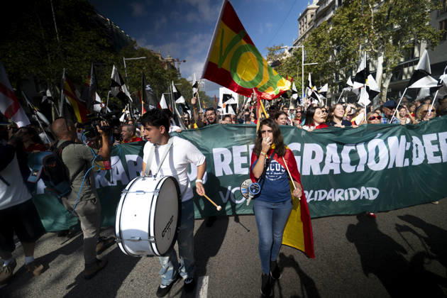 Demonstration in Barcelona under the slogan Catalonia with Ceuta: One Spain —Several people during a demonstration under the slogan Catalonia with Ceuta: One Spain, on October 12, 2026, in Barcelona, Catalonia, Spain. The rally marking October 12, organized by Unidos por Ceuta, Espanya i Catalans, Catalunya Suma, S’ha Acabat, and Impulso Ciudadano, aims to celebrate the National Day and reaffirm the unity of Spain and the ties between Catalonia and Ceuta. OCTOBER 12, 2026 Lorena Sopê Barcelona, Catalonia Barcelona, Catalonia, Spain Copyright: xLorenaxSopênax 7841086