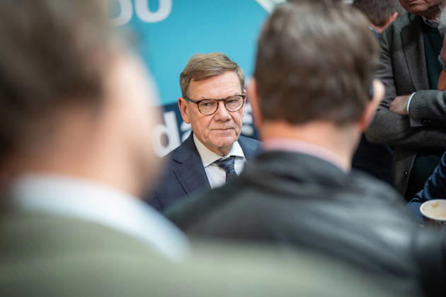 Außenminister Johann Wadephul im Konrad-Adenauer-Haus, im Gespräch mit Journalisten;Präsidiumsklausurtagung der CDU Deutschlands in Berlin, Oktober 2026, Berlin Berlin Deutschland Konrad-Adenauer-Haus