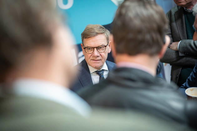 Außenminister Johann Wadephul im Konrad-Adenauer-Haus, im Gespräch mit Journalisten;Präsidiumsklausurtagung der CDU Deutschlands in Berlin, Oktober 2026, Berlin Berlin Deutschland Konrad-Adenauer-Haus