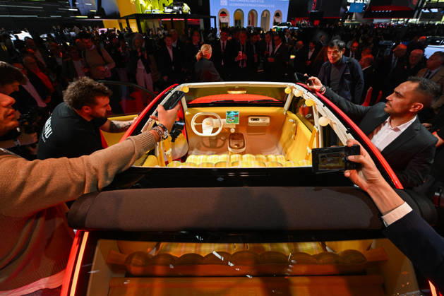 Illustration of the 2026 Paris Motor Show at Paris Expo · Porte de Versailles in Paris, France, on October 12, 2026 Lionel Urman Bestimage International Paris Motor Show at the Porte de Versailles in Paris, France, on October 12, 2026 Paris, France  Copyright: xLIONELxURMANxx xBESTIMAGExLIONELxURMANxx xBESTIMAGEx