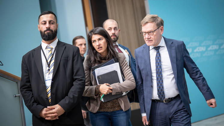 Außenminister Johann Wadephul im Konrad-Adenauer-Haus, mit Serap Güler, Staatsministerin beim Bundesminister des Auswärtigen;Präsidiumsklausurtagung der CDU Deutschlands in Berlin, Oktober 2026, Berlin Berlin Deutschland Konrad-Adenauer-Haus