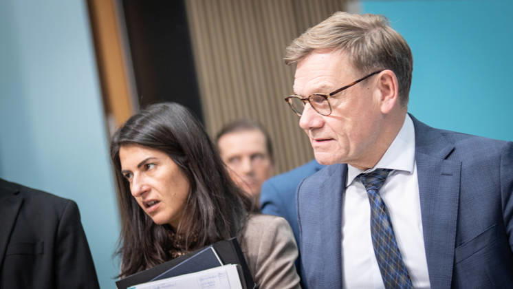 Außenminister Johann Wadephul im Konrad-Adenauer-Haus, mit Serap Güler, Staatsministerin beim Bundesminister des Auswärtigen;Präsidiumsklausurtagung der CDU Deutschlands in Berlin, Oktober 2026, Berlin Berlin Deutschland Konrad-Adenauer-Haus