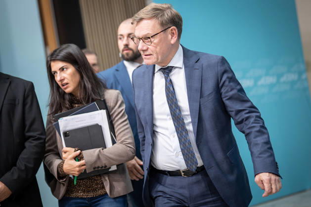 Außenminister Johann Wadephul im Konrad-Adenauer-Haus, mit Serap Güler, Staatsministerin beim Bundesminister des Auswärtigen;Präsidiumsklausurtagung der CDU Deutschlands in Berlin, Oktober 2026, Berlin Berlin Deutschland Konrad-Adenauer-Haus