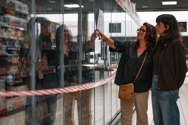 CYBERATTACK ON REFRIGERATION SYSTEMS IN SUPERMARKETS PHOTOPQR OUEST FRANCE ELSA RANCEL OUEST FRANCE LANNION OCTOBER 12, 2026 A cyberattack affected the refrigeration systems of about 100 major retail chains, such as Intermarché, Super U, and Leclerc, on Monday, October 12, 2026. Here, at this Intermarché in the Côtes-d’Armor—the store does not wish to be identified or named—the refrigerators in all the fresh and frozen food aisles have been shut down. THE SUPERMARKET DOES NOT WISH TO BE NAMED, SIMPLY A SCENE FROM AN INTERMARCHÉ IN THE CÔTES-D’ARMOR Photo by ELSA RANCEL, OUEST FRANCE Several large and medium-sized retailers were victims of a cyberattack that affected refrigeration equipment on the night of Monday, October 12, 2026, in LANNI  Copyright: xPHOTOPQR OUESTxFRANCE MAXPPPxELSAxRANCELx xOUEST-FRANCEx 20261012OFR1192 20261012OFR1192