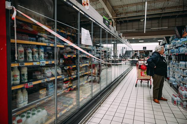 CYBERATTACK ON REFRIGERATION SYSTEMS IN SUPERMARKETS PHOTOPQR OUEST FRANCE ELSA RANCEL OUEST FRANCE LANNION OCTOBER 12, 2026 A cyberattack affected the refrigeration systems of about 100 major retail chains, such as Intermarché, Super U, and Leclerc, on Monday, October 12, 2026. Here, at this Intermarché in the Côtes-d’Armor—the store does not wish to be identified or named—the refrigerators in all the fresh and frozen food aisles have been shut down. THE SUPERMARKET DOES NOT WISH TO BE NAMED, SIMPLY A SCENE FROM AN INTERMARCHÉ IN THE CÔTES-D’ARMOR Photo by ELSA RANCEL, OUEST FRANCE Several large and medium-sized retailers were victims of a cyberattack that affected refrigeration equipment on the night of Monday, October 12, 2026, in LANNI  Copyright: xPHOTOPQR OUESTxFRANCE MAXPPPxELSAxRANCELx xOUEST-FRANCEx 20261012OFR1193 20261012OFR1193
