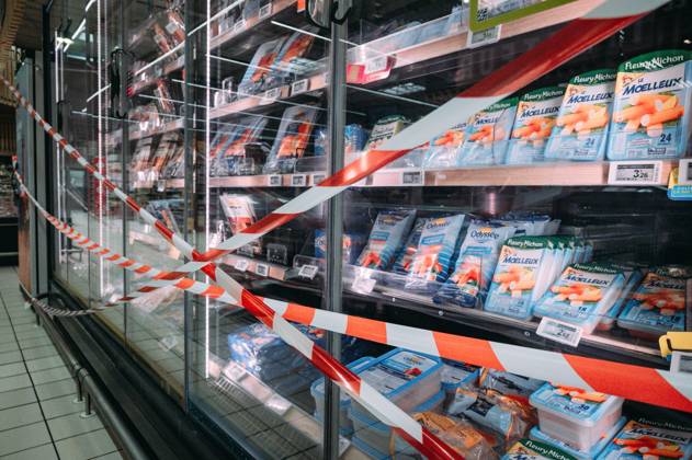 CYBERATTACK ON REFRIGERATION SYSTEMS IN SUPERMARKETS PHOTOPQR OUEST FRANCE ELSA RANCEL OUEST FRANCE LANNION OCTOBER 12, 2026 A cyberattack affected the refrigeration systems of about 100 major retail chains, such as Intermarché, Super U, and Leclerc, on Monday, October 12, 2026. Here, at this Intermarché in the Côtes-d’Armor—the store does not wish to be identified or named—the refrigerators in all the fresh and frozen food aisles have been shut down. THE SUPERMARKET DOES NOT WISH TO BE NAMED, SIMPLY A SCENE FROM AN INTERMARCHÉ IN THE CÔTES D’ARMOR Photo by ELSA RANCEL, OUEST FRANCE Several large and medium-sized retailers were victims of a cyberattack that affected refrigeration equipment on the night of Monday, October 12, 2026, in LANNI  Copyright: xPHOTOPQR OUESTxFRANCE MAXPPPxELSAxRANCELx xOUEST-FRANCEx 20261012OFR1194 20261012OFR1194