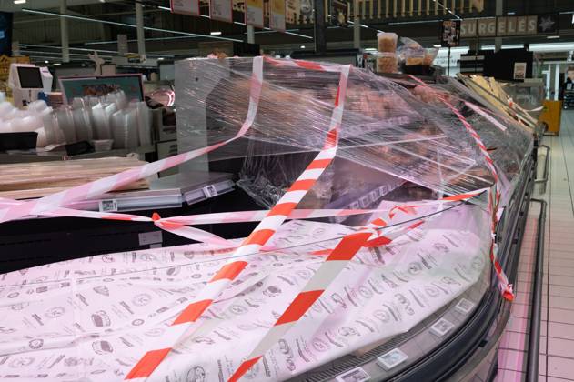 Cyberattack on Refrigerators PHOTOPQR OUEST FRANCE ELSA RANCEL OUEST FRANCE LANNION October 12, 2026 A cyberattack affected the refrigeration systems of about 100 major retail chains, such as Intermarché, Super U, and Leclerc, on Monday, October 12, 2026. Here, at this Intermarché in the Côtes-d’Armor—the store does not wish to be identified or named—the refrigerators in all the fresh and frozen food aisles have been shut down. THE SUPERMARKET DOES NOT WISH TO BE NAMED, SIMPLY A SCENE FROM AN INTERMARCHÉ IN THE CÔTES-D’ARMOR Photo by ELSA RANCEL, OUEST FRANCE Several large and medium-sized retailers were victims of a cyberattack that affected refrigeration equipment on the night of Monday, October 12, 2026, in LANNION, France  Copyright: xPHOTOPQR OUESTxFRANCE MAXPPPxELSAxRANCELx xOUEST-FRANCEx 20261012OFR1200 20261012OFR1200