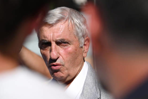 NEWS : Le principal d un college et une professeure blessàs par balle par un tir de fusil de chasse à Aubagne Jean-Pierre Squillari, Maire d Aubagne, le 12 octobre 2026. AubagneFrance Copyright: xWilliamxCannarellax