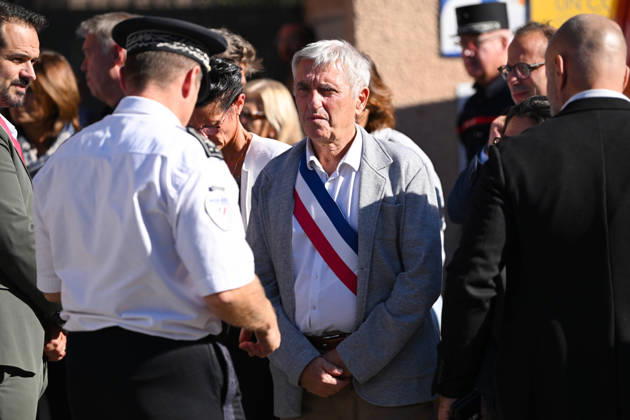 NEWS : Le principal d un college et une professeure blessàs par balle par un tir de fusil de chasse à Aubagne Jean-Pierre Squillari, Maire d Aubagne, le 12 octobre 2026. AubagneFrance Copyright: xWilliamxCannarellax
