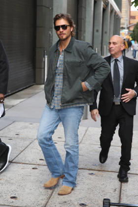 October 12, 2026, New York, New York, USA: LUKE GRIMES at ABC Studios in New York City for Ã¢â‚¬ËœLive With Kelly and MarkÃ¢ New York USA  - ZUMAh16_ 20261012_zaf_h16_067 Copyright: xDanxHerrickx