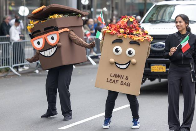 October 12, 2026, New York City, Ny, USA: Columbus Day Parade along Fifth Avenue on October 12, 2026 in New York City. Thousands of people lined up to watch the 82nd Annual Columbus Day Parade which celebrates the contributions of Italian Americans to the nation s history, culture and achievements. New York City USA - ZUMAc233 20261012_zsp_c233_047 Copyright: xVanessaxCarvalhox