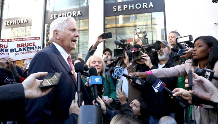 October 12, 2026, New York, New York, USA: Republican candidate for New York Governor BRUCE BLAKEMAN speaks to the press during the 2026 Columbus Day Parade celebrating Italian-American heritage on 5th Avenue. New York USA - ZUMAk03_ 20261012_zaf_k03_008 Copyright: xNancyxKaszermanx