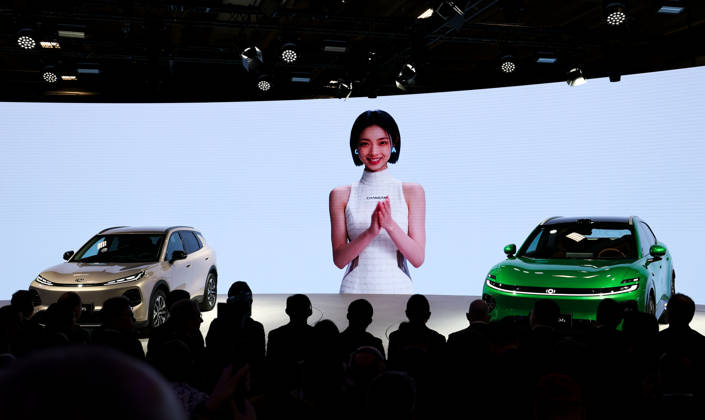 (261012) -- PARIS, Oct. 12, 2026 -- People attend a press conference held by Changan Automobile during the Paris Motor Show in Paris, France, Oct. 12, 2026. The 2026 Paris Motor Show kicked off here on Monday. ) FRANCE-PARIS-MOTOR SHOW 2026 WuxHuiwo 
