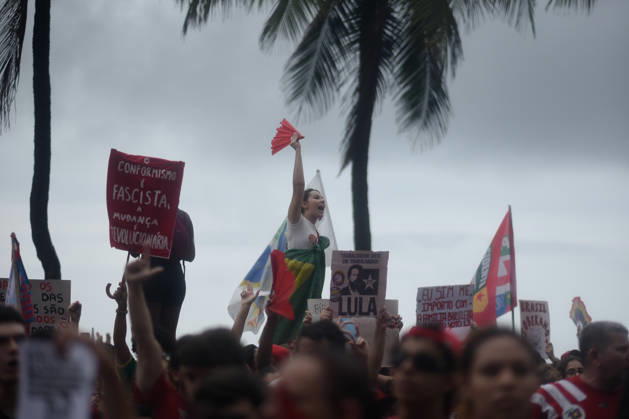 Supporters of Brazil s President Lula rally along Copacabana Beach RIO DE JANEIRO, BRAZIL - OCTOBER 12: Supporters of Brazilian President Luiz Inacio Lula da Silva gather along Avenida Atlantica at Copacabana Beach in Rio de Janeiro, Brazil, on October 12, 2026. The mass rally formed part of the Workers Party (PT) mobilization ahead of the high-stakes presidential runoff against Liberal Party (PL) candidate Senator Flavio Bolsonaro. Fabio Teixeira Anadolu Rio de Janeiro Brazil. Editorial use only. Please get in touch for any other usage.  Copyright: x2026xAnadoluxFabioxTeixeirax
