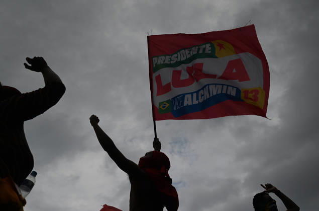 Supporters of Brazil s President Lula rally along Copacabana Beach RIO DE JANEIRO, BRAZIL - OCTOBER 12: Supporters of Brazilian President Luiz Inacio Lula da Silva gather along Avenida Atlantica at Copacabana Beach in Rio de Janeiro, Brazil, on October 12, 2026. The mass rally formed part of the Workers Party (PT) mobilization ahead of the high-stakes presidential runoff against Liberal Party (PL) candidate Senator Flavio Bolsonaro. Fabio Teixeira Anadolu Rio de Janeiro Brazil. Editorial use only. Please get in touch for any other usage.  Copyright: x2026xAnadoluxFabioxTeixeirax