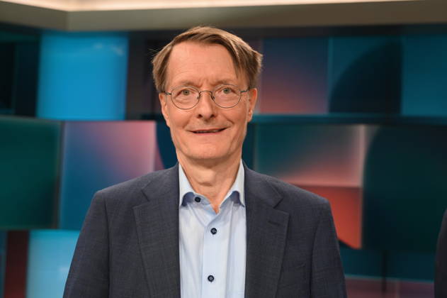 Politiker Karl Lauterbach, SPD, Bundestagsabgeordneter und früherer Bundesgesundheitsminister, zu Gast in der ARD Talkshow Hart aber Fair mit dem Thema Starke Ränder, schwache Mitte: Bleibt das jetzt so?
