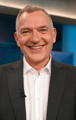 Politiker Jan van Aken, DIE LINKE, Bundestagsabgeordneter, Parteivorsitzender 2024-2026 : zu Gast in der ARD Talkshow Hart aber Fair mit dem Thema Starke Ränder, schwache Mitte: Bleibt das jetzt so?