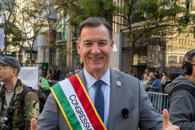 October 12, 2026, New York, New York, United States: U.S. Congressman Thomas Suozzi attends.The annual Columbus Day Parade on Fifth Avenue on October 12, 2026 in New York City. New York United States  - ZUMAs197 20261012_aaa_s197_660 Copyright: xRonxAdarx