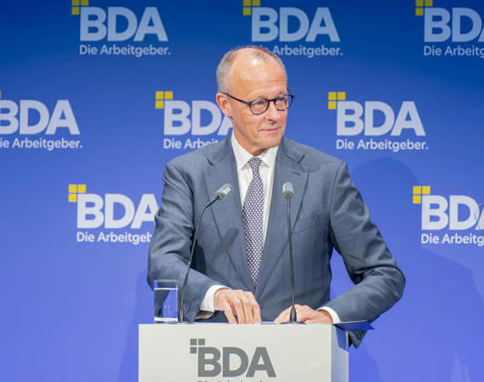 Friedrich Merz besucht Arbeitgebertag 2026 EUR, Deutschland, Berlin, 13.10.2026: Bundeskanzler Friedrich Merz (CDU) hält eine Keynote auf dem Arbeitgebertag 2026 der Bundesvereinigung der Deutschen Arbeitgeberverbände.